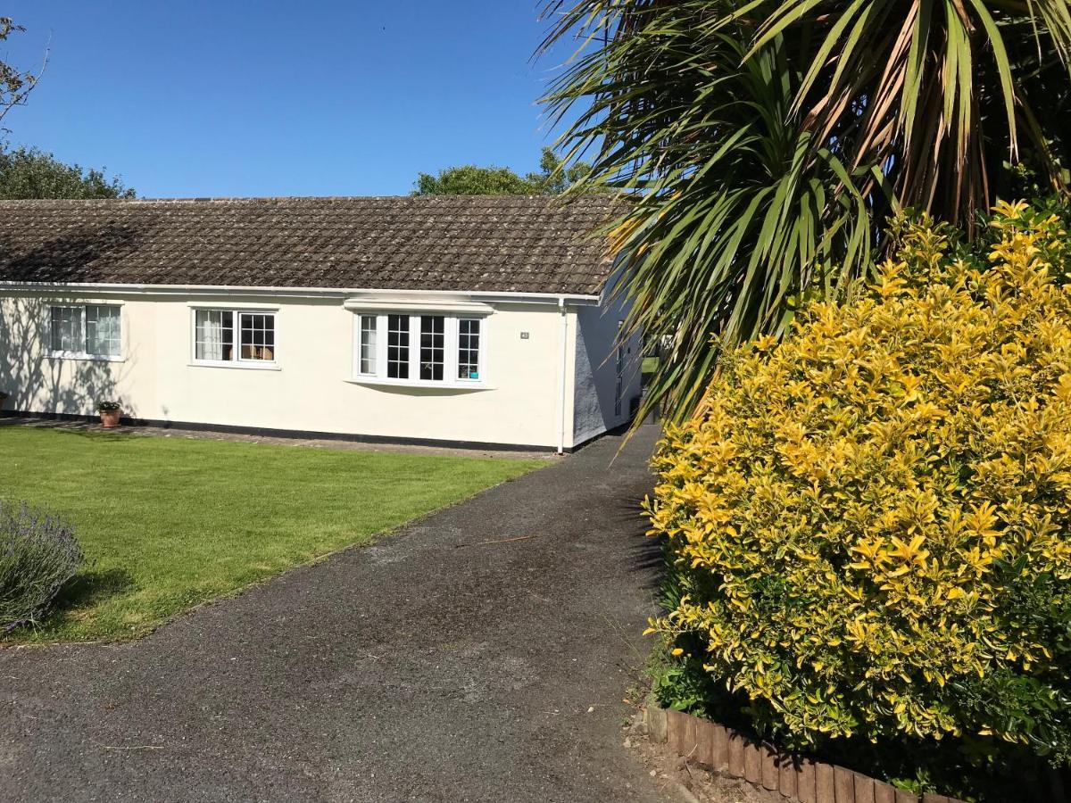 Number 43 The Gower Holiday Village Swansea Buitenkant foto
