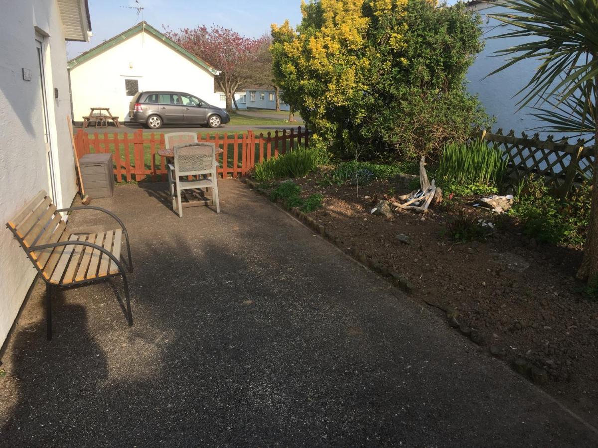 Number 43 The Gower Holiday Village Swansea Buitenkant foto